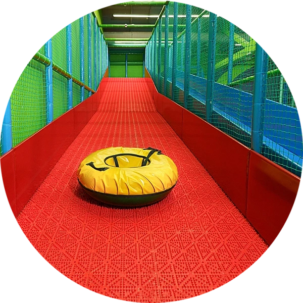 Тюбинговая гора с ватрушками